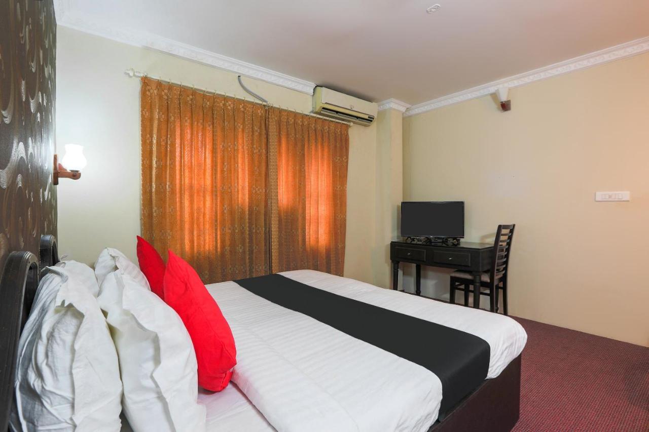 Capital O72337 Hotel Konkan Tadka Bombaim Exterior foto