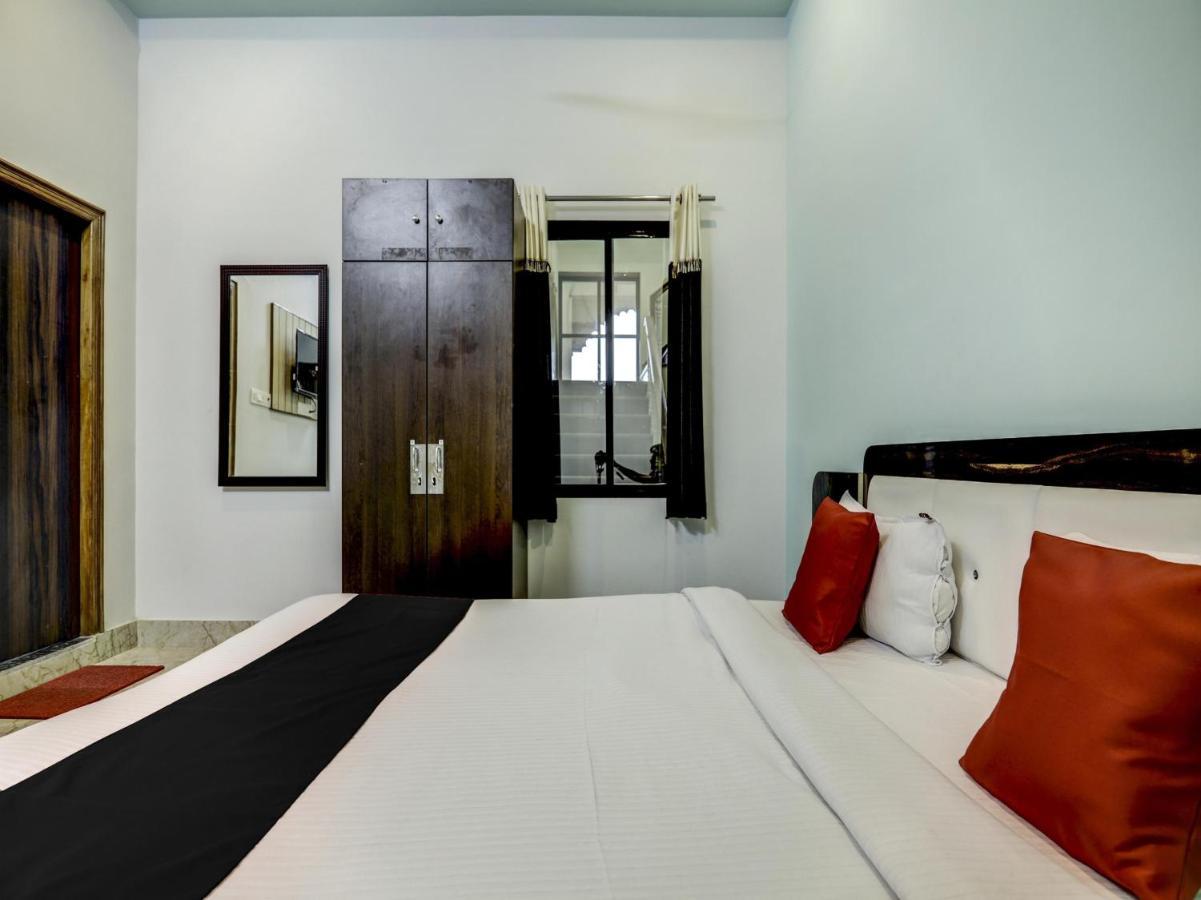 Capital O72337 Hotel Konkan Tadka Bombaim Exterior foto